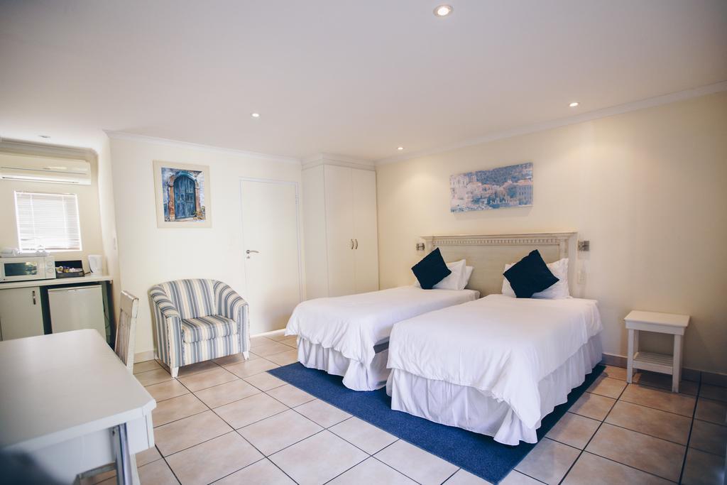 Santorini Guesthouse Ист-Лондон Экстерьер фото